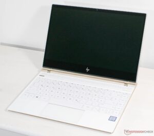 لپ تاپ اچ پی i7 رم 8 فوق سبک / صفحه 4K باگارانتی HP SPECTRE